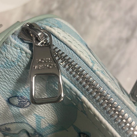 Crossbody - Picture 8 of 16